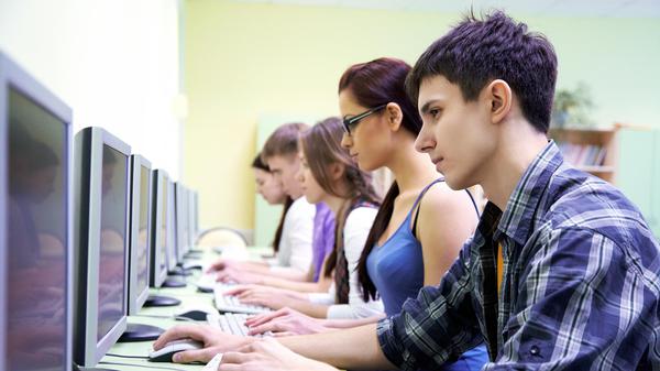 teens in internet-cafe